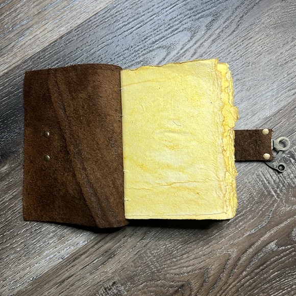 Hand Crafted OOAK Unique Leather Vintage Journal with Antique Deckle Edge Paper - Picture 8 of 12